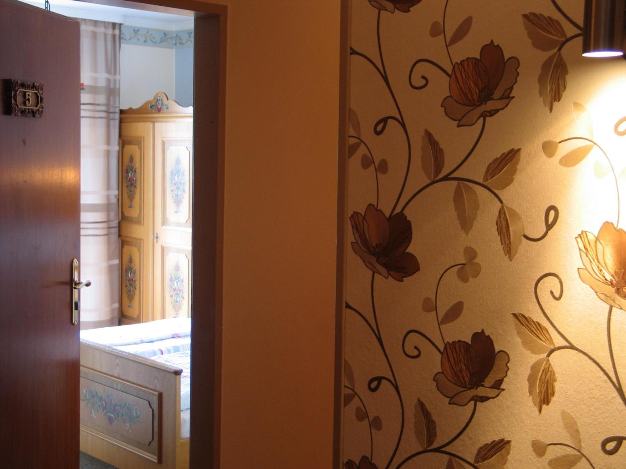 Restaurant Landgasthof Zum Wiesengrund Newel Ruang foto
