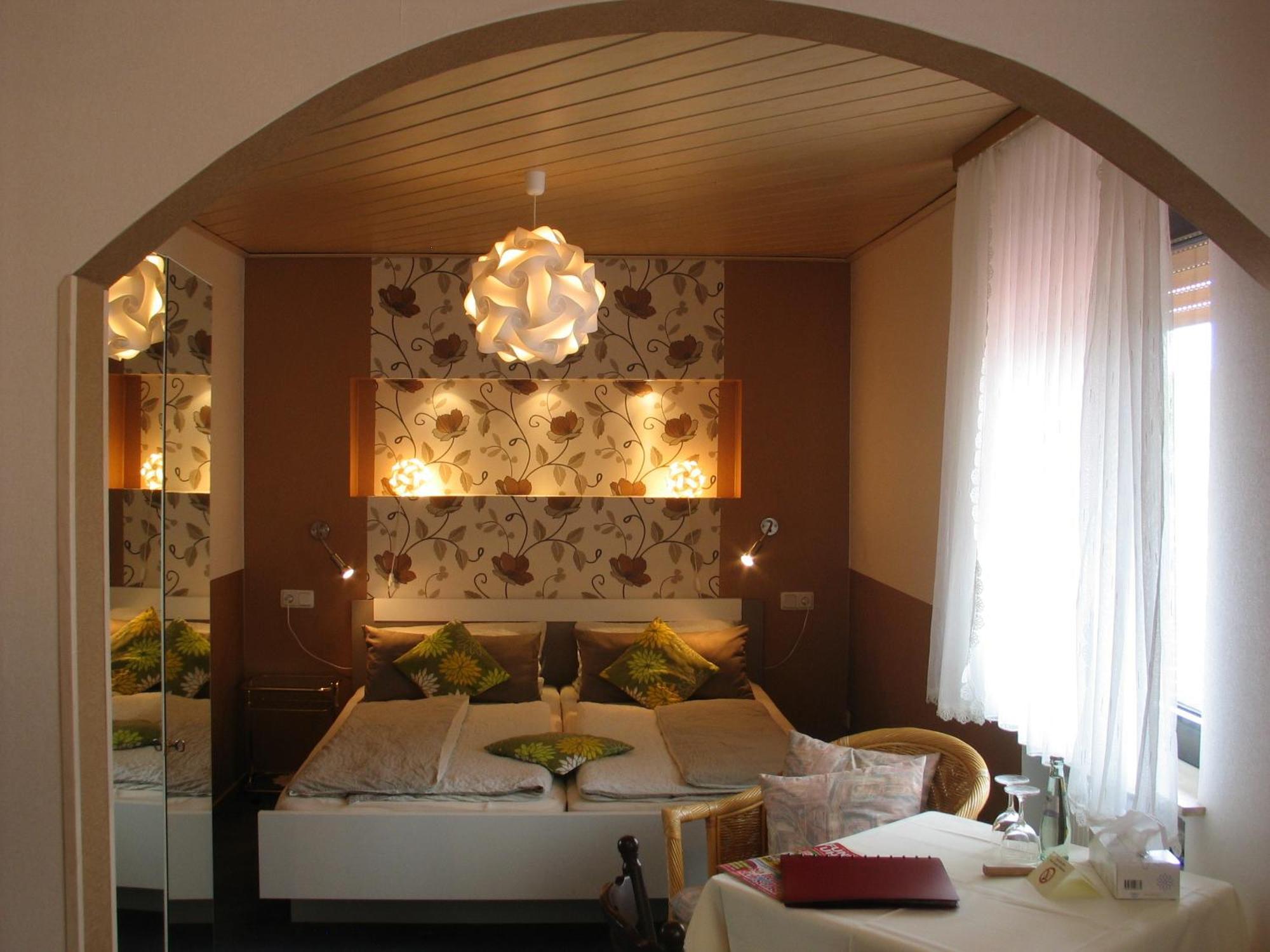 Restaurant Landgasthof Zum Wiesengrund Newel Ruang foto