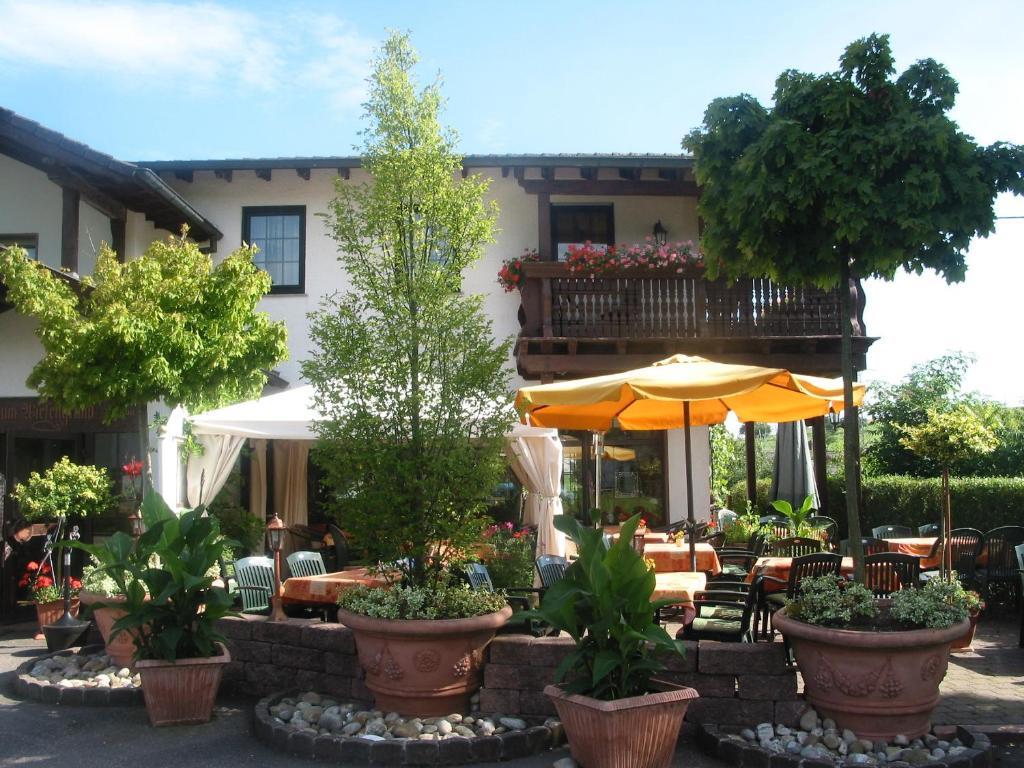 Restaurant Landgasthof Zum Wiesengrund Newel Bagian luar foto