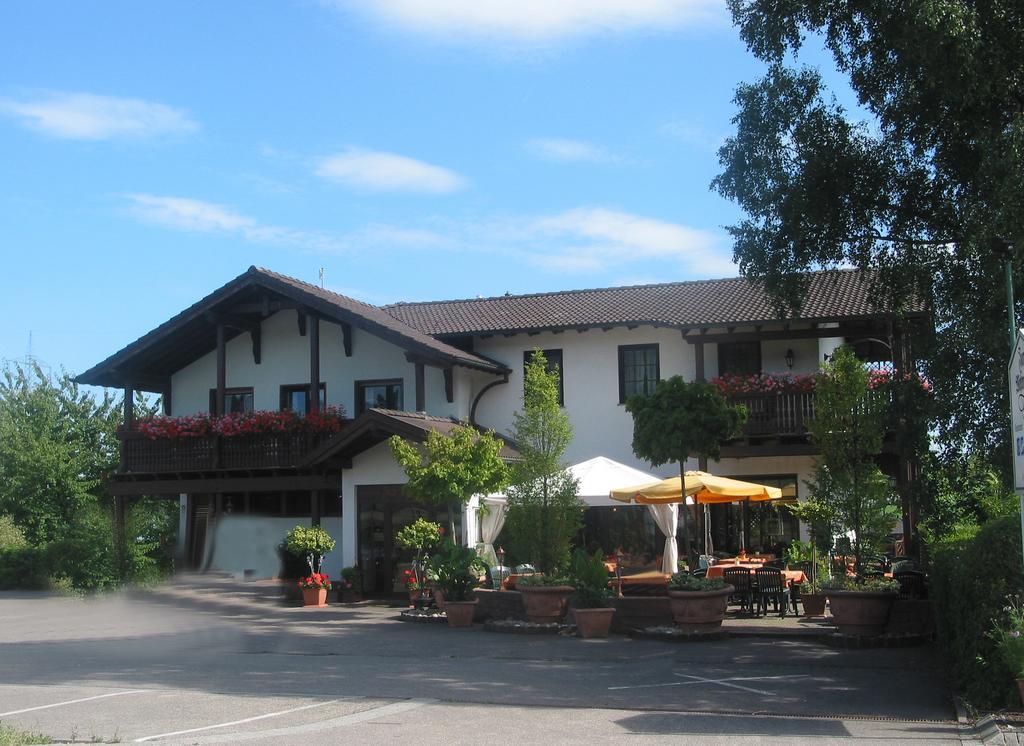 Restaurant Landgasthof Zum Wiesengrund Newel Bagian luar foto