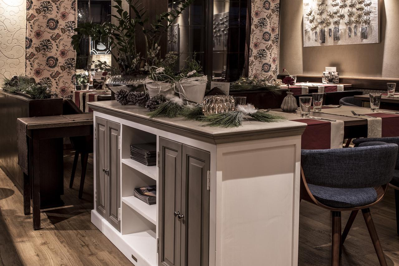 Restaurant Landgasthof Zum Wiesengrund Newel Bagian luar foto