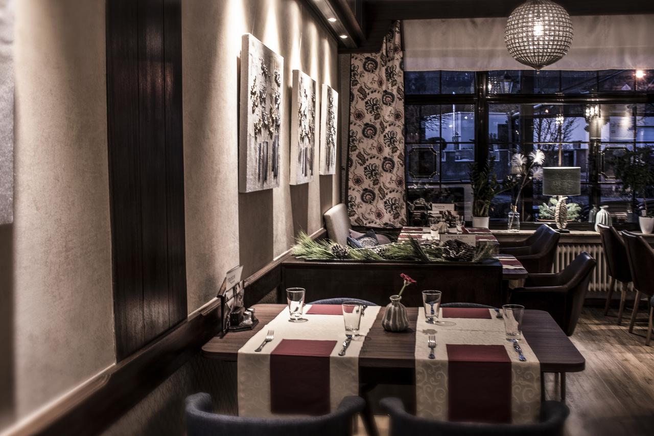 Restaurant Landgasthof Zum Wiesengrund Newel Bagian luar foto