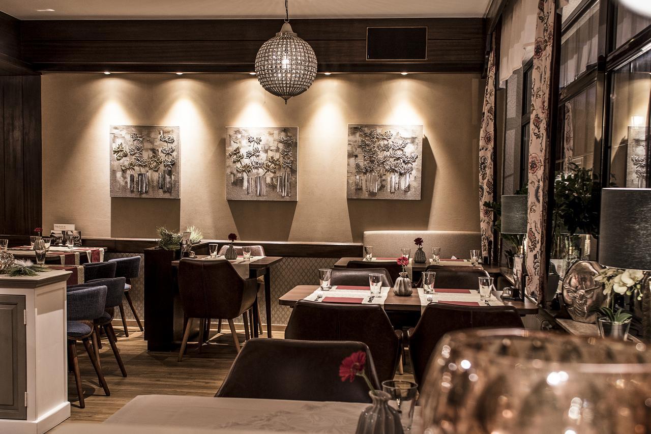 Restaurant Landgasthof Zum Wiesengrund Newel Bagian luar foto