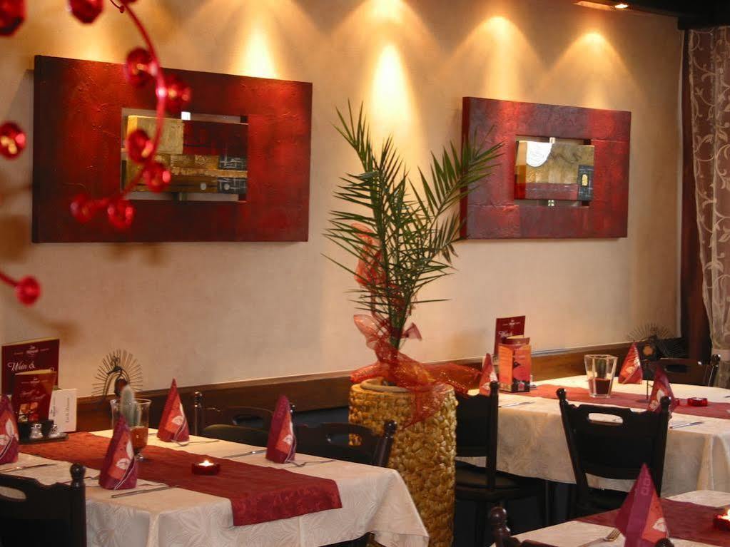 Restaurant Landgasthof Zum Wiesengrund Newel Bagian luar foto